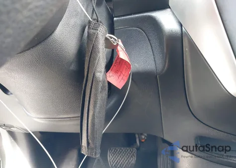 2015 Nissan Versa Note S (Sr)/S Plus/Sl/Sr/Sv z USA, uszkodzony, nr VIN 3N1CE2CP0FL365358